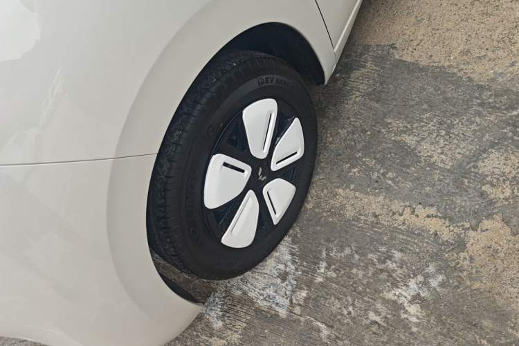 Used Wuling Hongguang MINIEV 2025 Four-Door Version Zhenxiang+ Edition Exterior 4