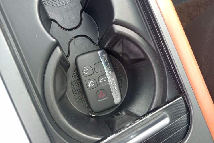 Used Land Rover Range 2010 3.6 TDV8 HSE Vehicle Key