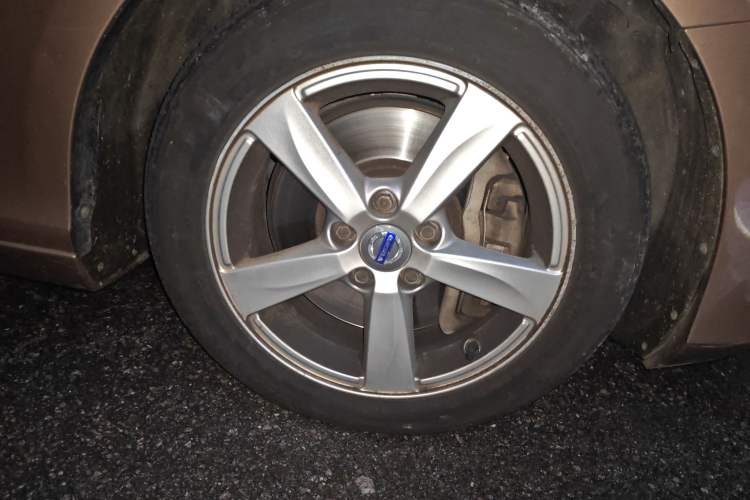 Used Volvo V40 2016 T3 Zhiyi Edition