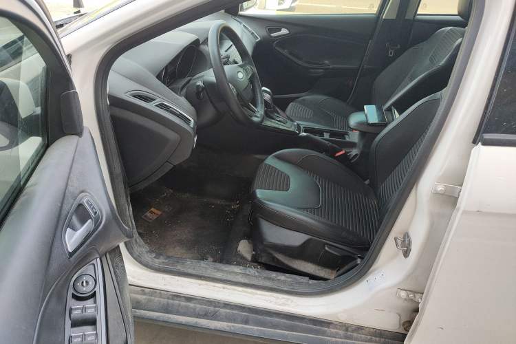 Used Ford Focus 2015 Hatchback EcoBoost 125 Automatic Supreme Style Edition
