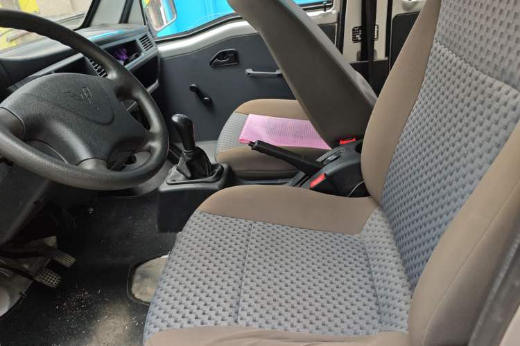 Used Wuling Zhiguang 2020 1.2L Practical Model China VI LSI Left Front Seat