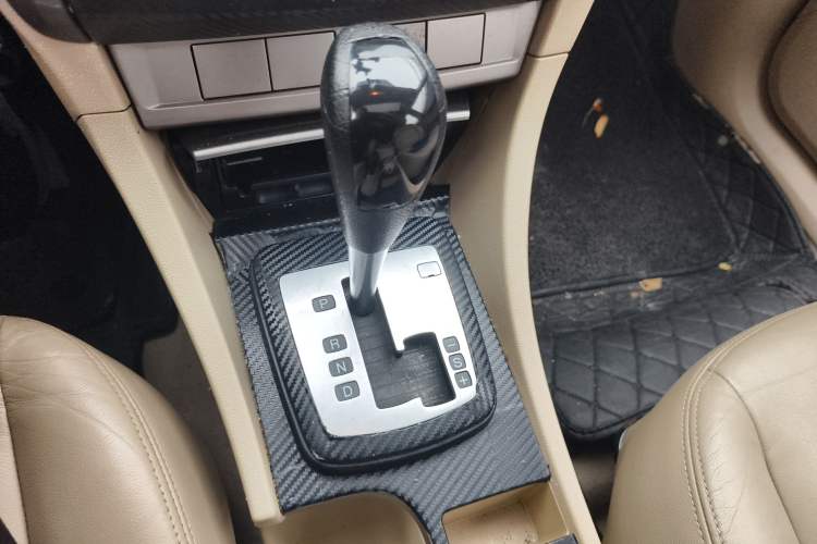 Used Ford Focus 2013 Hatchback Classic 1.8L Automatic Base Model Gear Lever