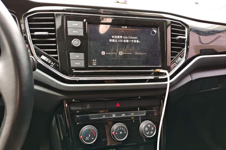 Used Volkswagen T-ROC 2020 280TSI DSG Two-Wheel Drive Comfort Version Audio And AC Panel