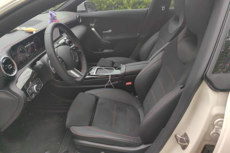 Used Mercedes-Benz CLA 2024-Year Facelifted CLA 200 Left Front Seat