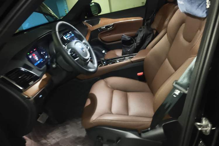 Used Volvo XC90 2023 B6 Zhiyi Luxury Edition 7-Seater
