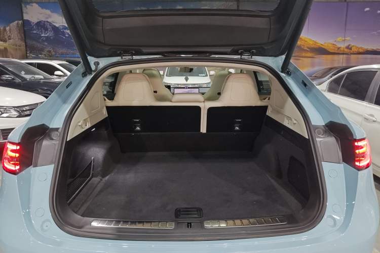 Used Hima Luxeed R7 2025 Range-Extended Version 251 km Max Trunk