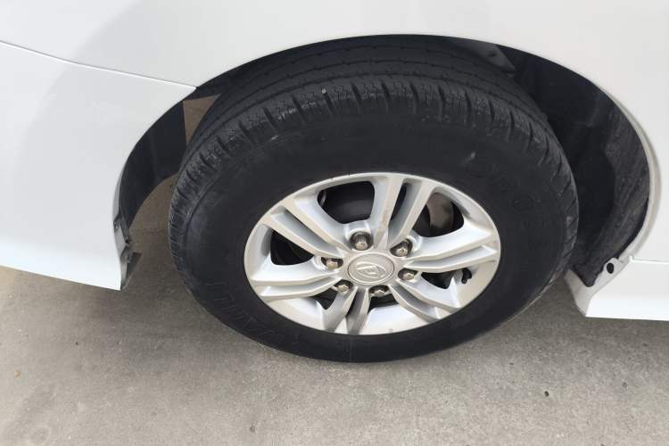 Used SAIC MAXUS G10 2021 2.0T Automatic Elite Edition Gasoline 7-Seater Right Rear Wheel Hub