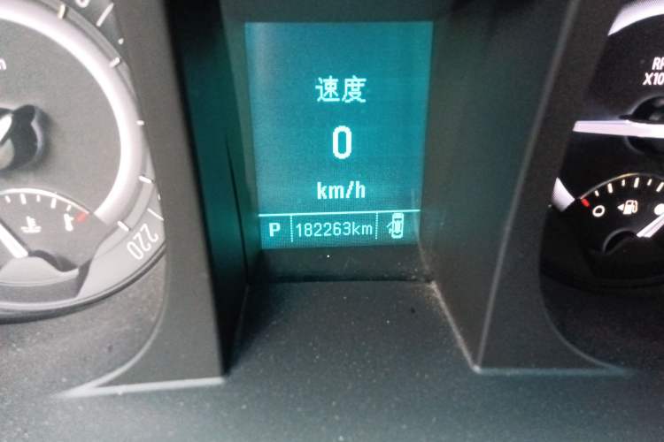 Used Buick GL8 2017 25S Prestige Version China V Standard Odometer Close Up