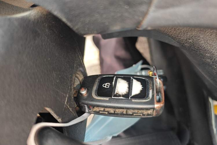 Used Jinbei Gold Hiace 2021 1.6L Box Van Engineering Lion 2-Seater
