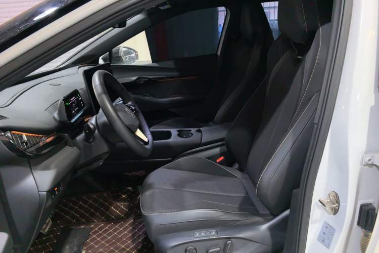 Used Volkswagen ID.UNYX 2024 Revised Pro Long-Range Version Left Front Seat