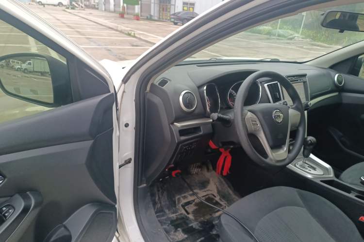 Used Venucia T70 2015 2.0L CVT Smart Choice Edition Driver Seat