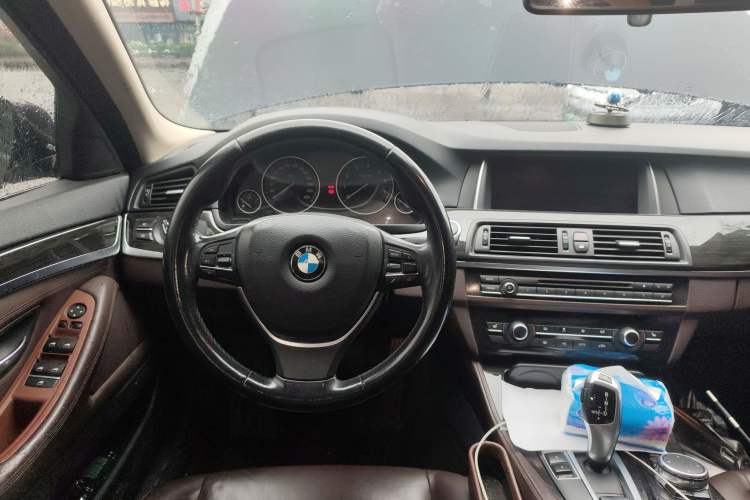 Used BMW 5 Series 2014 525Li Luxury Design Package
