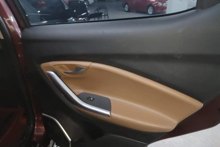 Used Soueast DX7 2015 1.5T Automatic Luxury Model