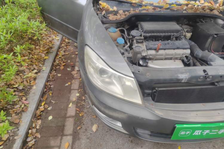 Used Skoda Octavia 2010 1.6L Manual Eado Edition Right Front Headlight