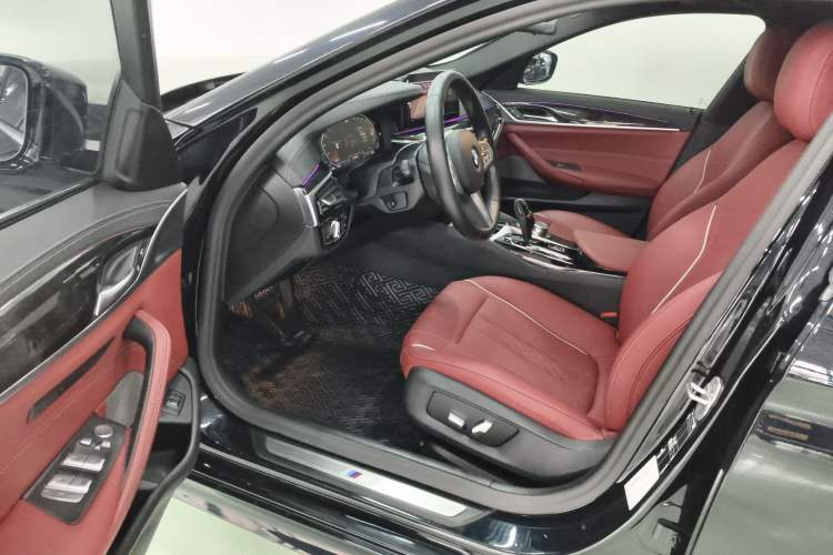 Used BMW 5 Series 2022 Second Facelift 525Li M Sport Package