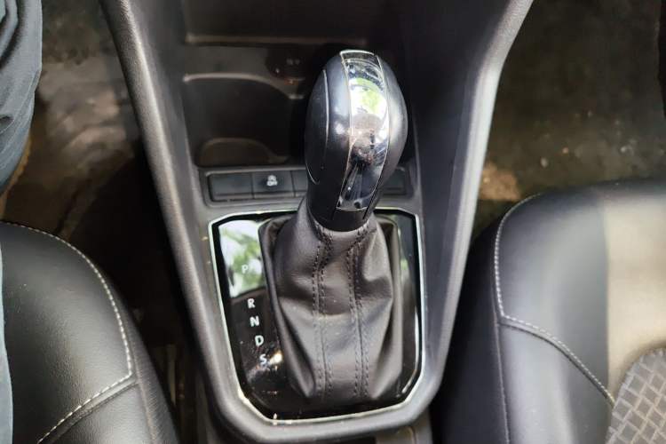 Used Jetta VA3 2019 1.5L Automatic Enjoyment Edition Gear Lever