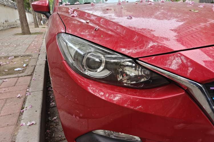 Used Mazda 3 Axela 2016 Sedan 1.5L Automatic Comfort Model Right Front Headlight