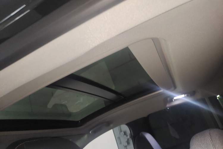 Used Chevrolet Malibu XL 2020 Redline 550T Automatic Smart Edition Headliner