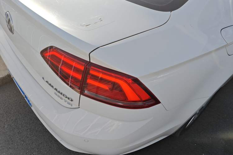 Used Volkswagen Lamando 2017 230TSI Manual Trend Edition
