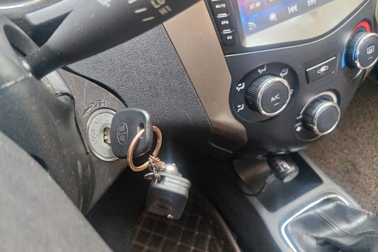 Used FAW Xiali N7 2013 1.3L Manual Comfort Model
