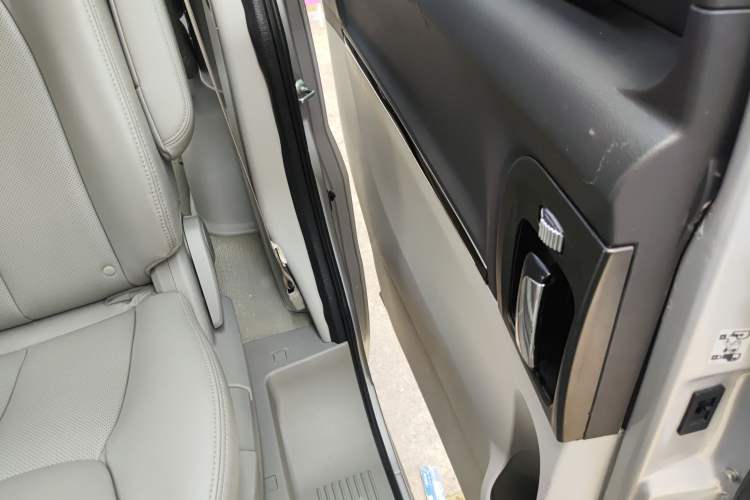 Used JAC Refine M5 2017 2.0T Gasoline Manual Business Edition