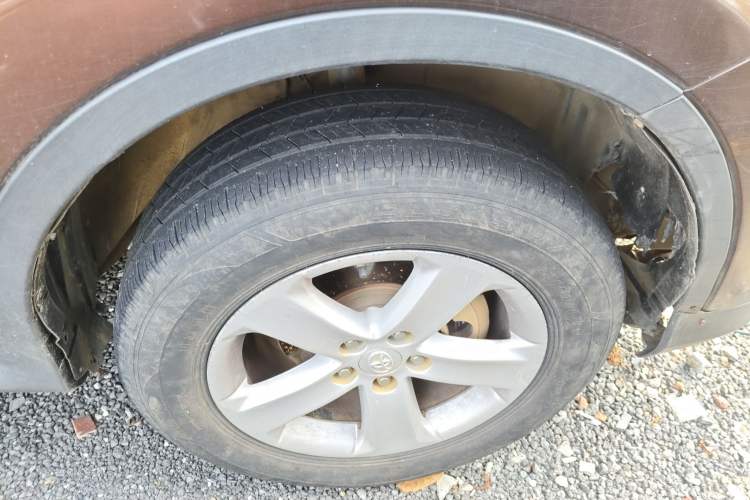 Used Toyota RAV4 2013 2.5L Automatic 4x4 Elite Edition Right Front Wheel Hub