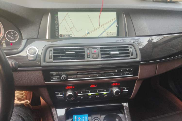 Used BMW 5 Series 2014 525Li Luxury Design Package
