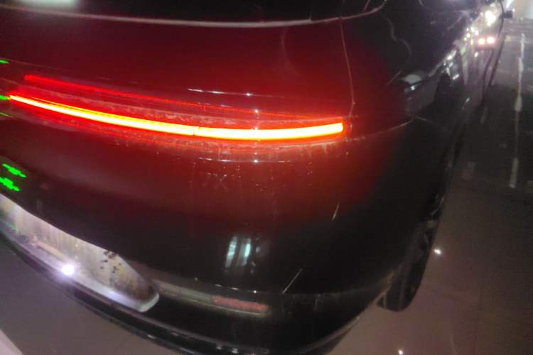 Used Zeekr 7X 2025 100 kWh Long-Range Rear-Wheel Drive with Intelligent Driving Features