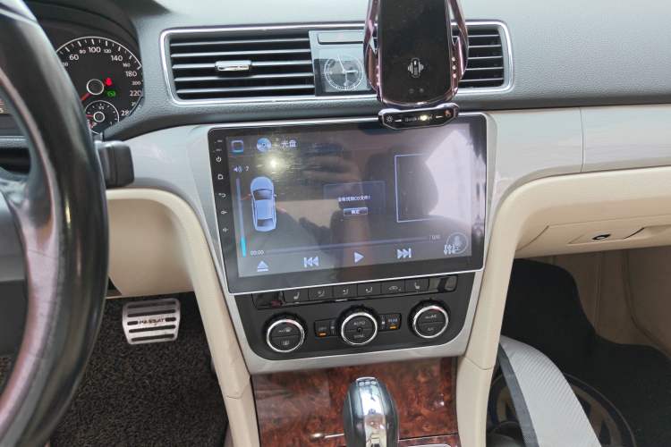 Used Volkswagen Passat 2013 1.8TSI DSG Prestige Edition Audio And AC Panel