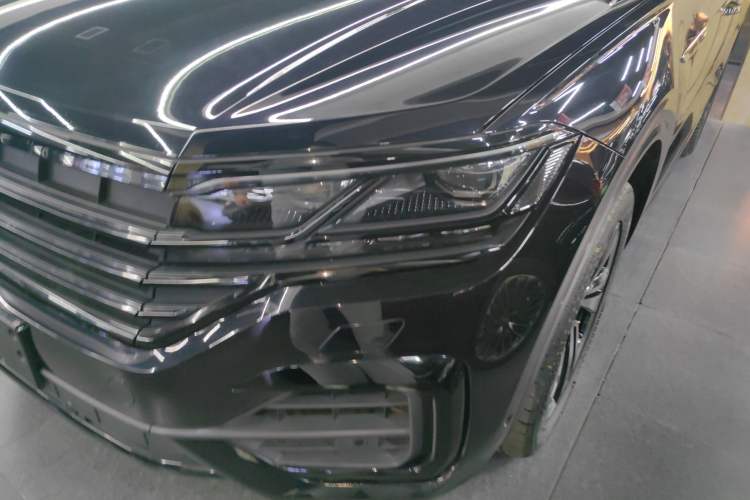 Used Volkswagen Touareg 2022 3.0 TSI Luxury Edition Black Diamond Sport Package