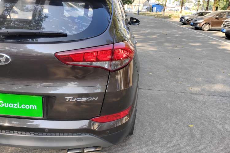 Used Hyundai Tucson 2018 1.6T Dual-Clutch Two-Wheel Drive 15th Anniversary Special Edition