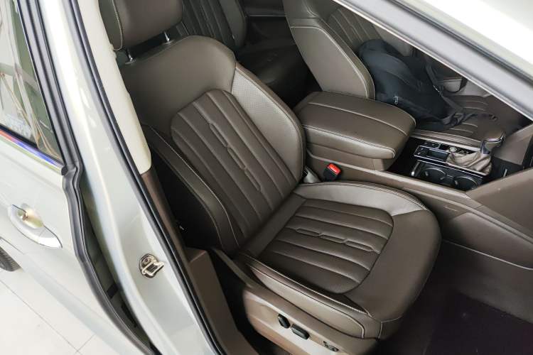 Used Volkswagen Viloran 2020 330TSI Luxury Edition
