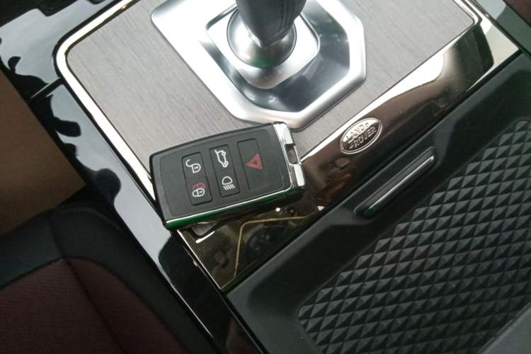 Used Land Rover Range Rover Evoque 2023 Aurora L 249 PS Luxury Edition