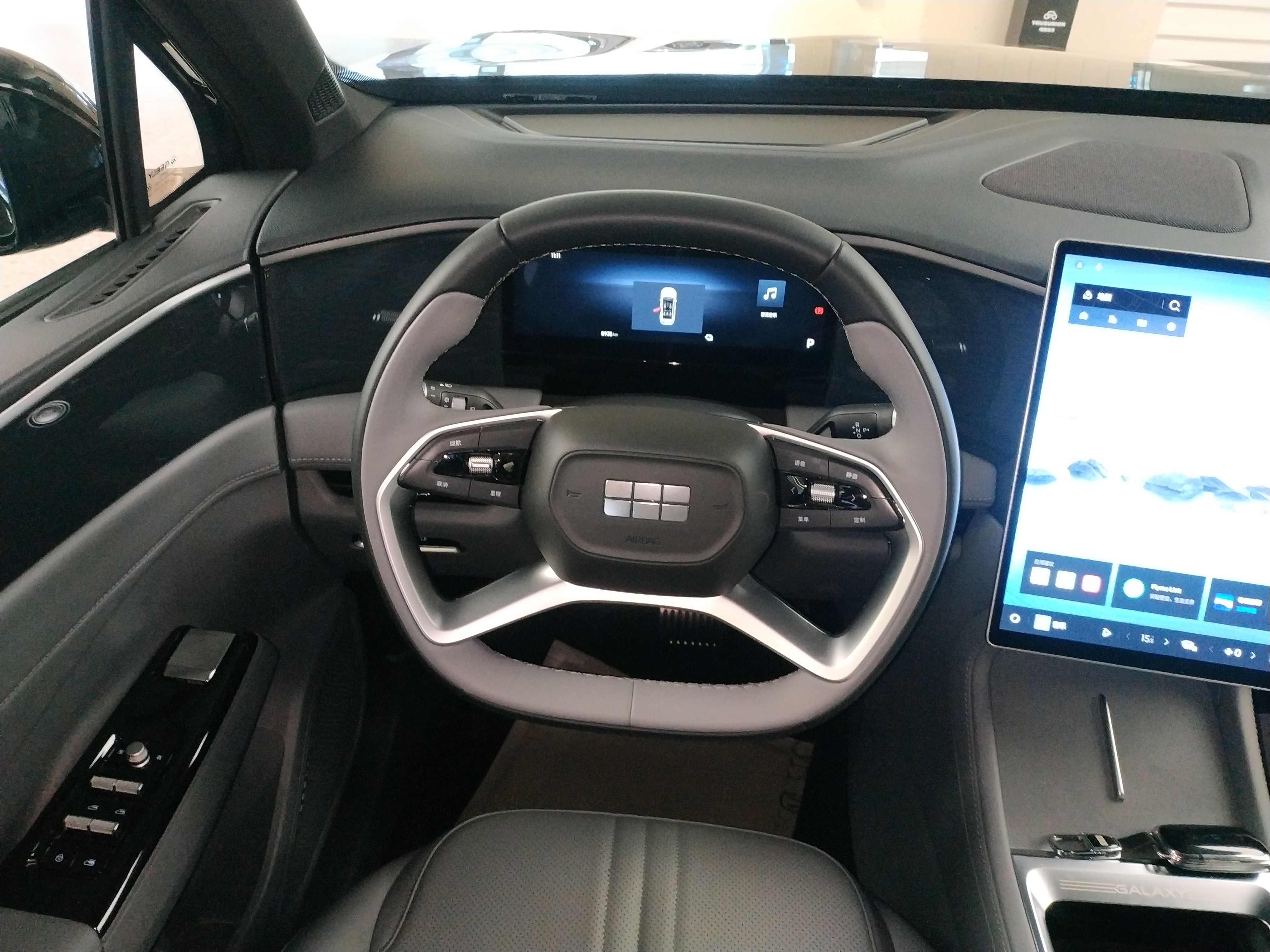 Geely Galaxy L7 2025 EM-i 115km Long-Range Version — снимка 13