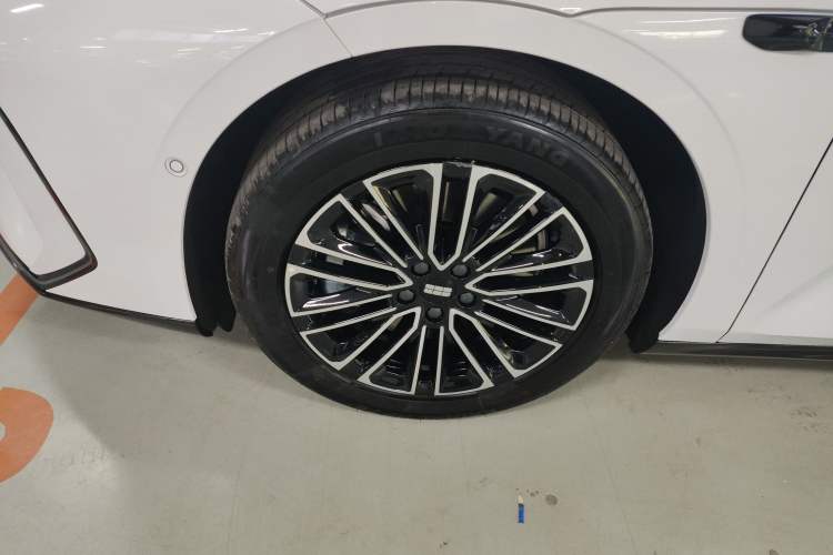 Used Geely Galaxy E8 2025 575 km Exploration Intelligent Driving Edition