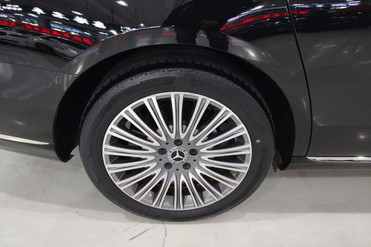 Used Mercedes-Benz E-Class 2023 E 300 L Luxury Model
