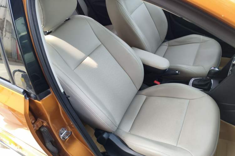 Used Volkswagen Polo 2014 1.6L Cross Polo Automatic Right Front Seat