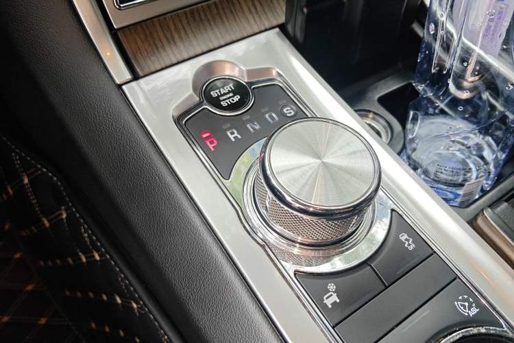 Used Jaguar XF 2015 XF 2.0T Prestige Edition Gear Lever