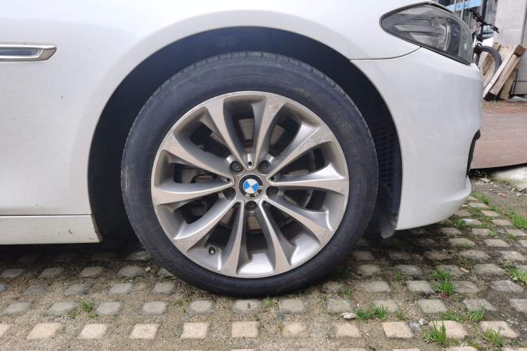 Used BMW 5 Series 2017 525Li Leading Model
