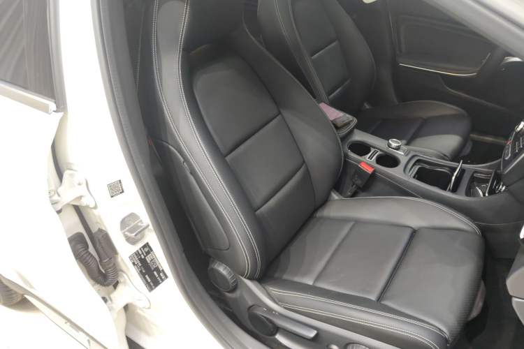 Used Mercedes-Benz GLA 2019 GLA 200 Fashion Model Right Front Seat