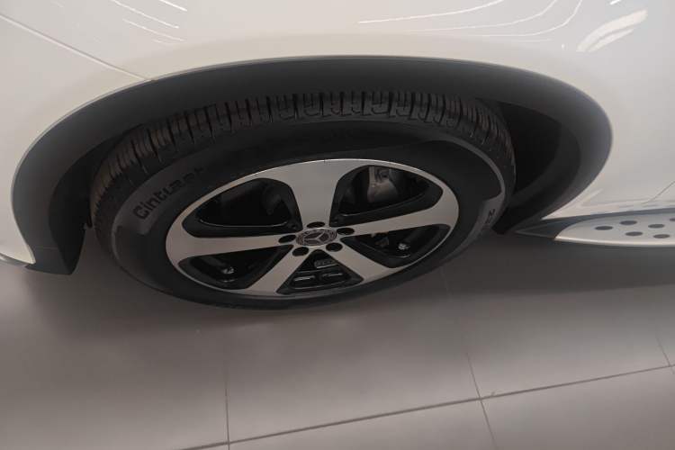 Used Mercedes-Benz GLC 2018 Facelift GLC 260 4MATIC Luxury Edition
