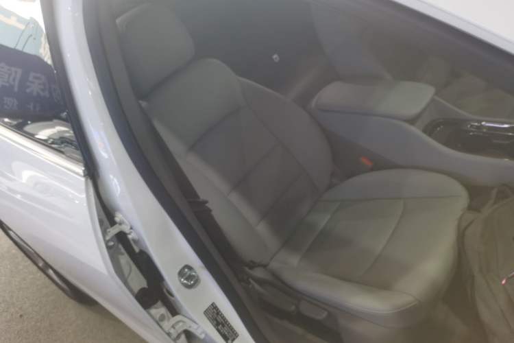 Used Chevrolet Malibu XL 2021 535T Automatic Sharp Edition Right Front Seat