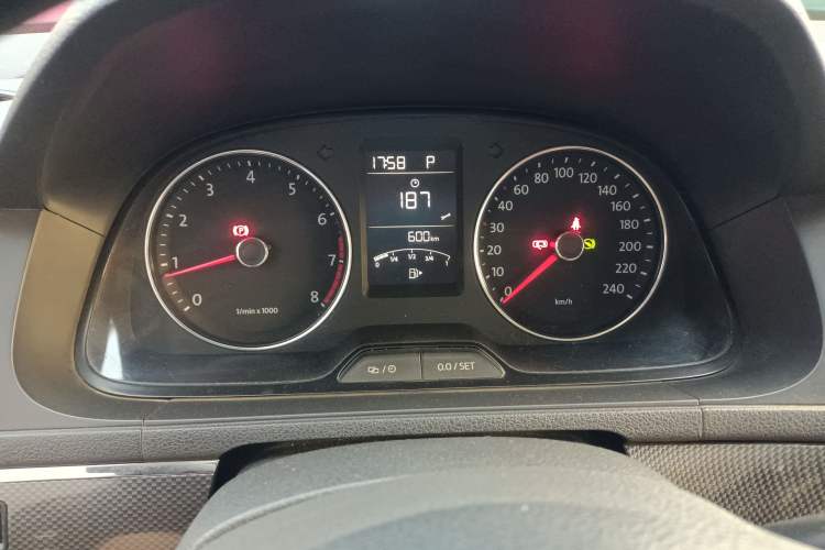 Used Volkswagen Cross Lavida 2014 1.6L Automatic Instrument Cluster