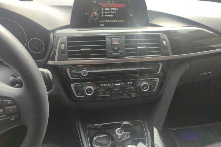 Used BMW 3 Series 2016 320i Fashion Model
