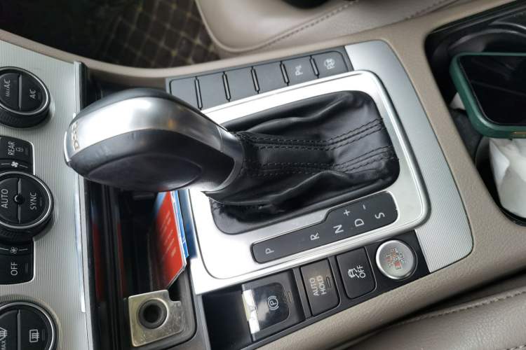 Used Volkswagen Magotan 2013 2.0 TSI Ultimate Model Gear Lever