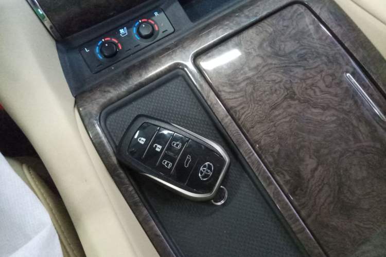 Used Toyota Vellfire 2021 Crown Dual-Engine 2.5L HV Prestige Edition