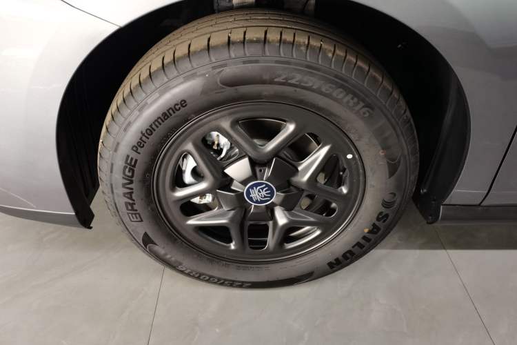 Used BYD Qin PLUS  Left Front Wheel Hub