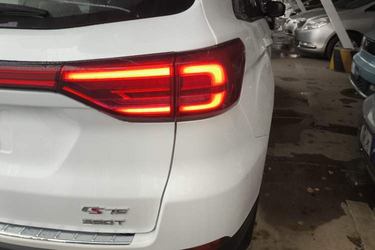 Used CHANGAN CS75 2018 280T Automatic Yazi Model China V Standard
