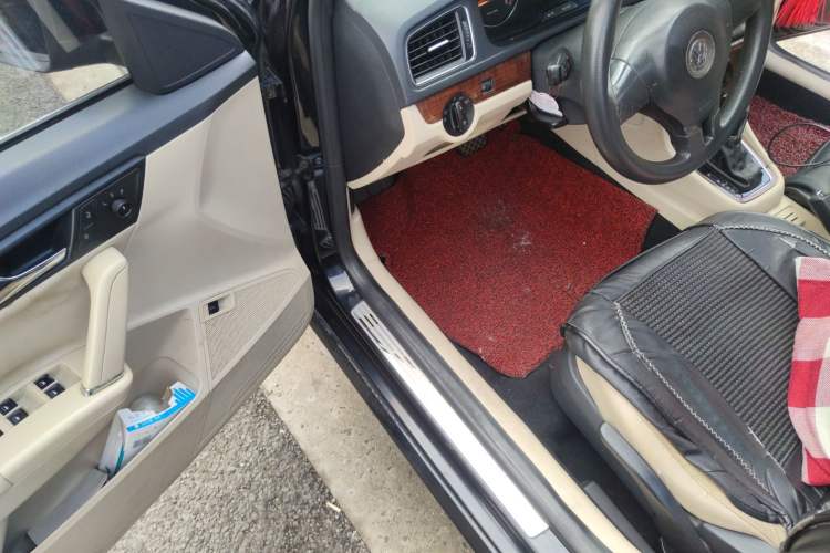 Used Volkswagen Lavida 2013 Restyled Classic 1.6L Automatic Comfort Edition Driver Seat