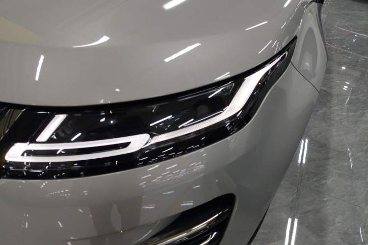 Used Land Rover Range Evoque 2024 Aurora L 249 PS Prestige Light-Chasing Edition
